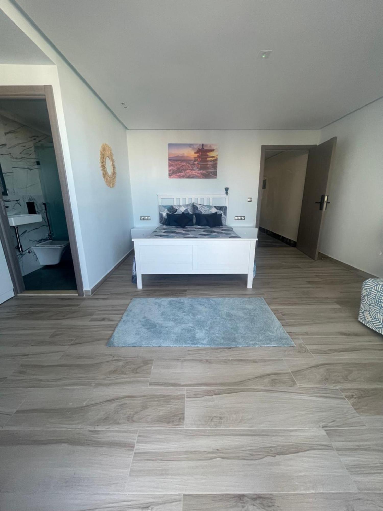 Anni Guesthouse Hostel マルティル エクステリア 写真