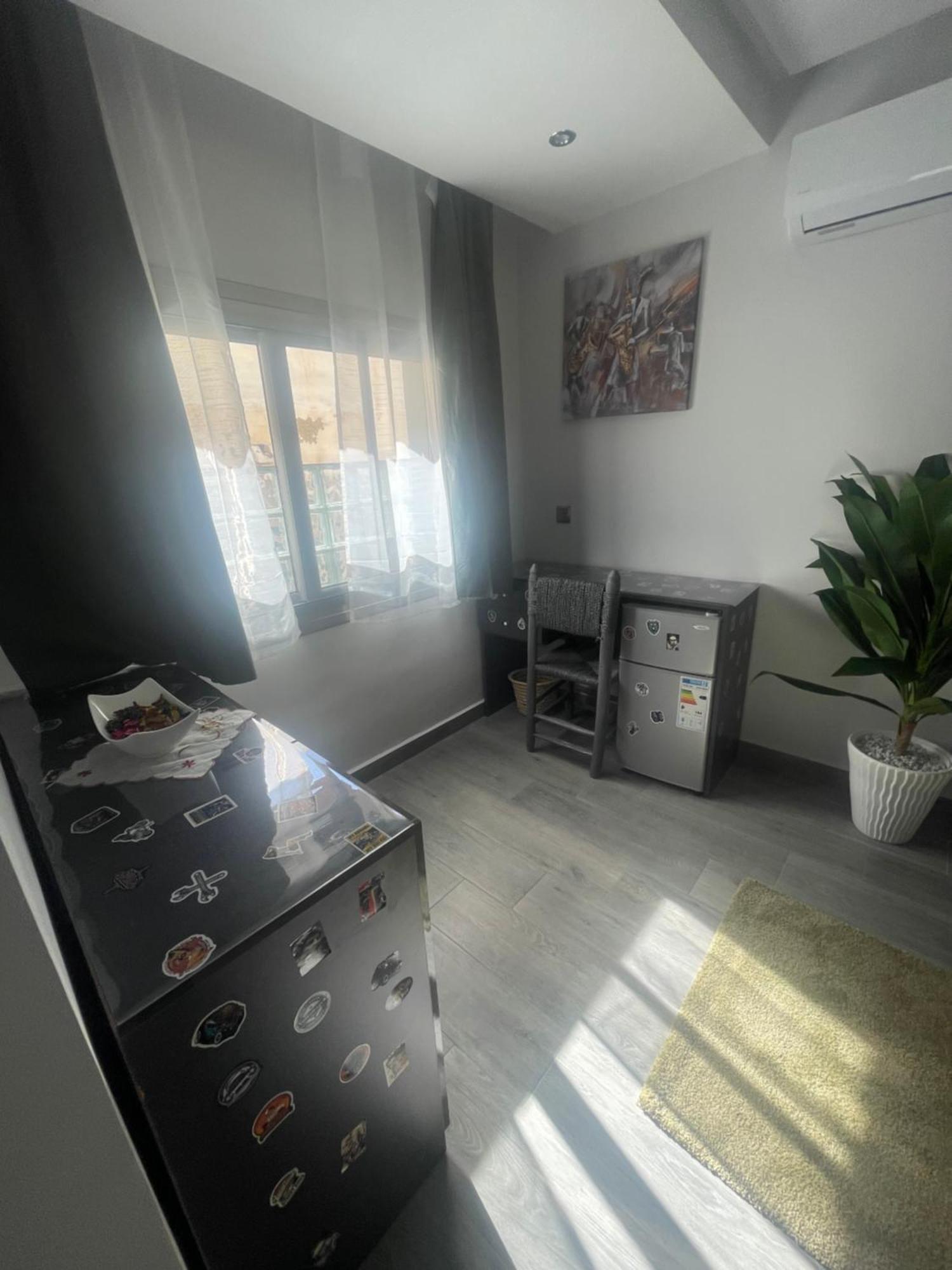 Anni Guesthouse Hostel マルティル エクステリア 写真